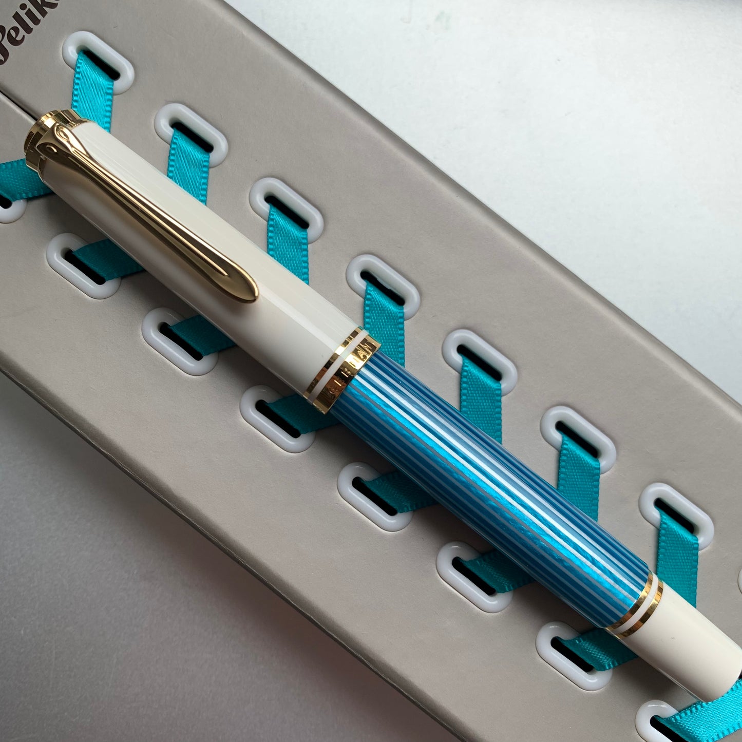 Pelikan M600 Turquoise White (2018 Special Edition)