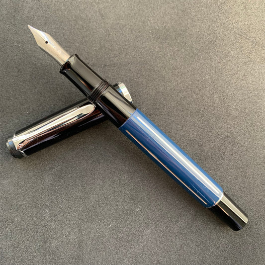 Pelikan M215 Blue, Stripes