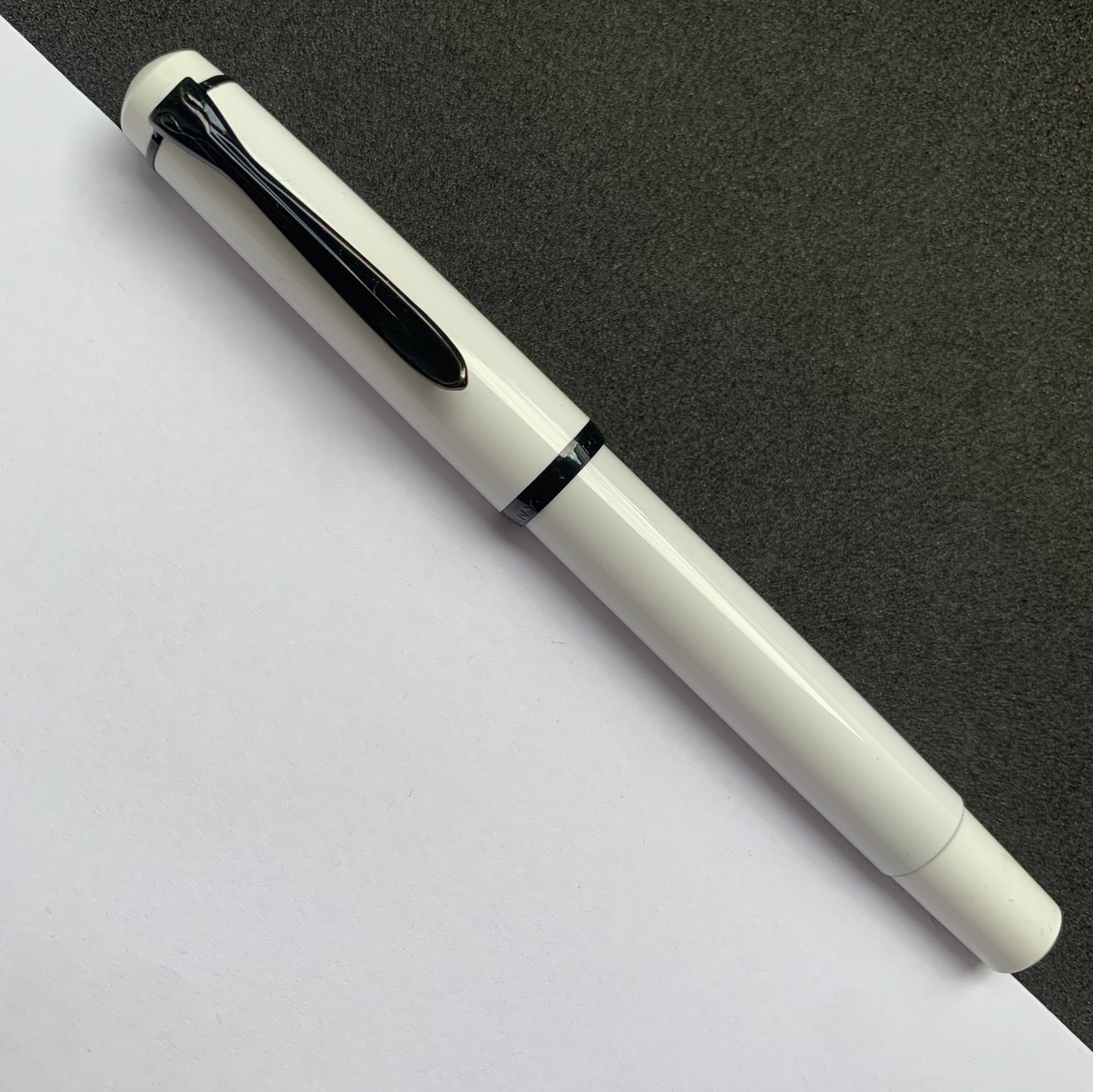 Pelikan M100 White Stormtrooper