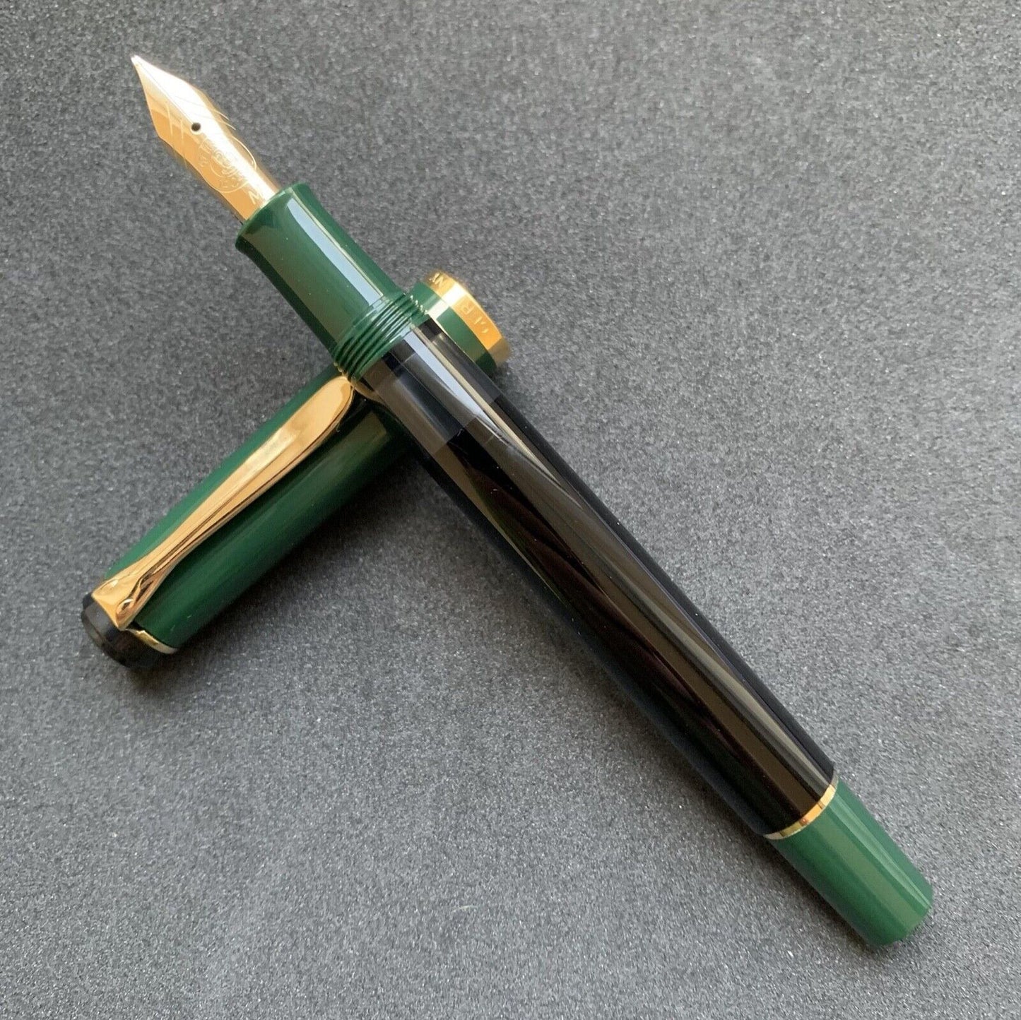 Pelikan M250 Green-Black